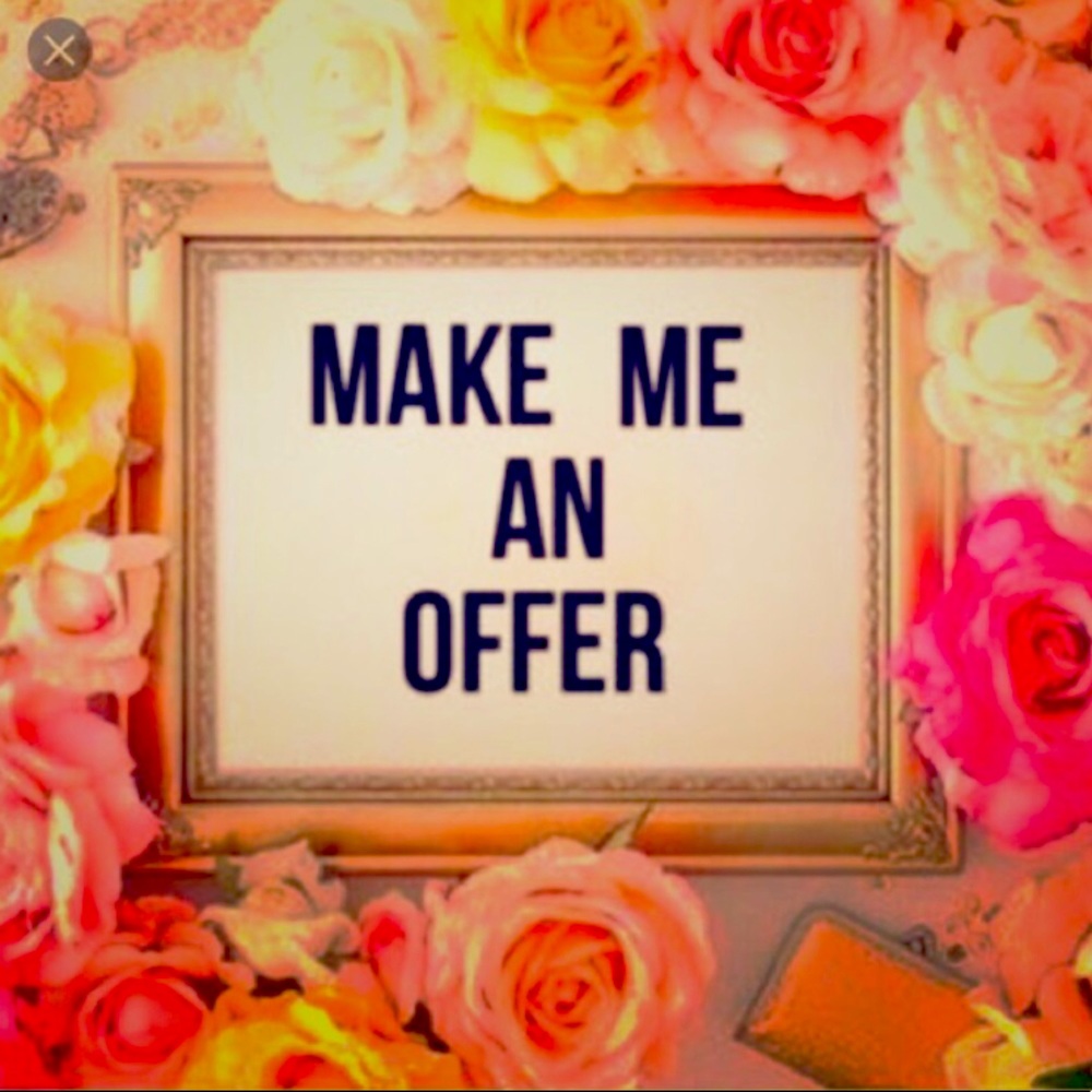 All reasonable offers welcome! 💕
